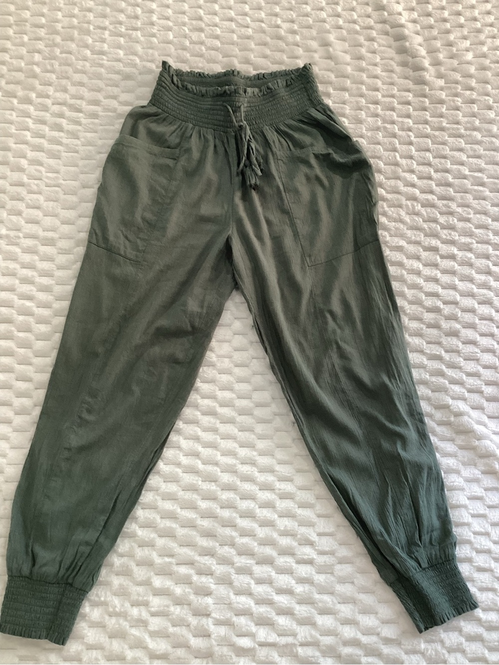 aerie sage green smocked waist lounge pants size small #26